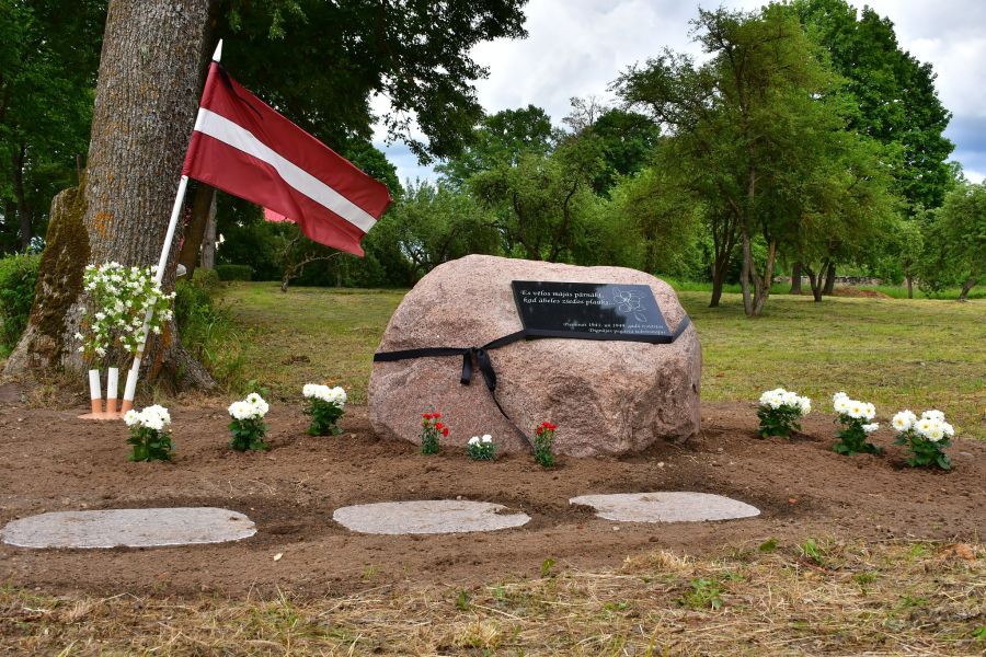  Piemiņas akmens deportētajiem Dignājas pagasta iedzīvotājiem