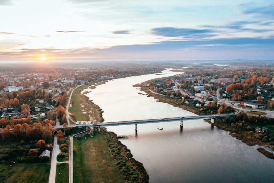 Tilts pār Daugavu