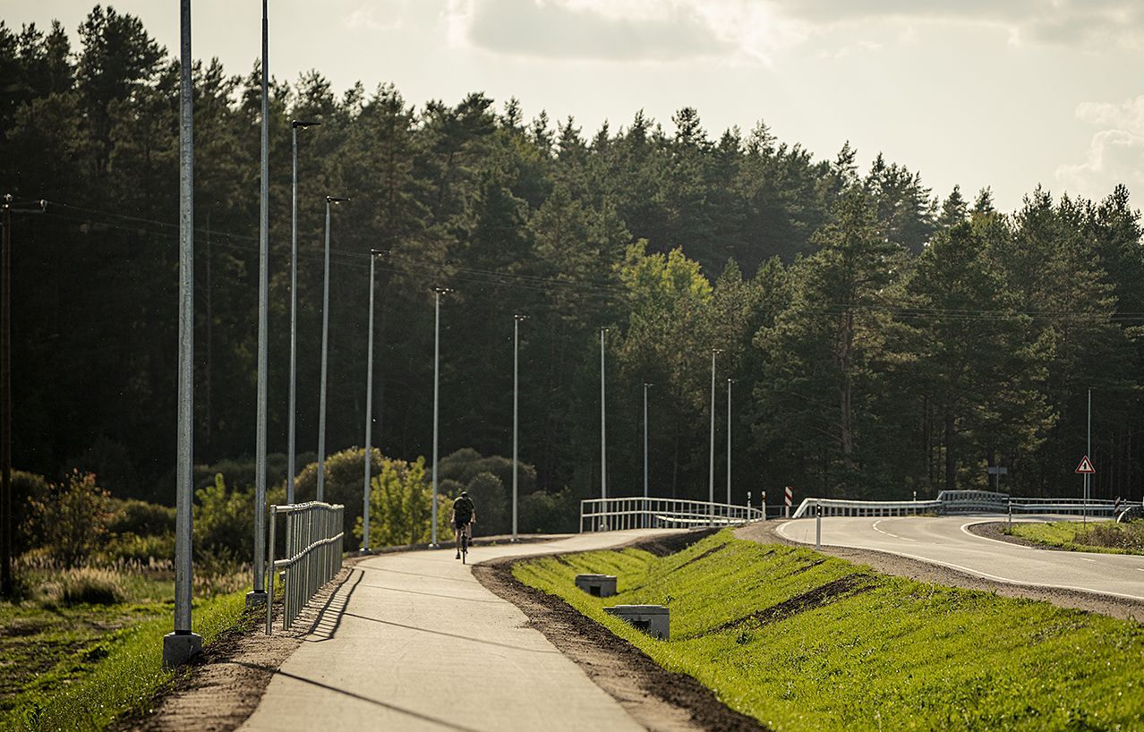 Jēkabpils novadā atklāts jauns veloceliņš un atjaunotais tilts pār Pelītes upi